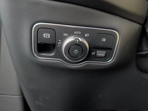 Used 2025 Aston Martin DBX 707 AWD/4WD image 17