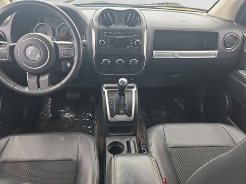 Used 2014 Jeep Compass Latitude image 11