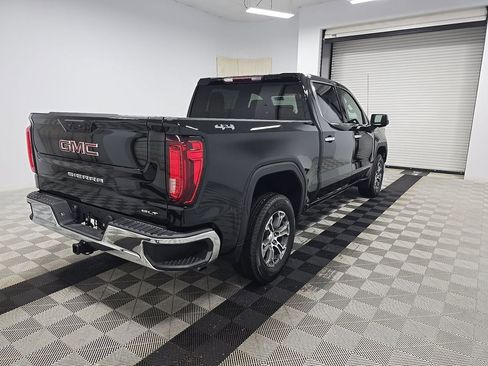 Used 2026 GMC Sierra 1500 SLT AWD/4WD image 2