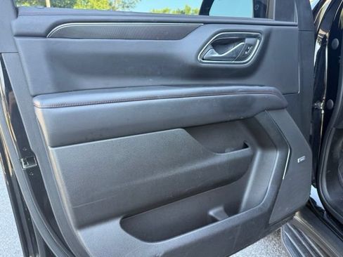Used 2022 Chevrolet Suburban RST w/ Luxury Package AWD/4WD image 17