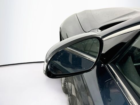 Used 2023 Genesis G70 2.0T AWD/4WD image 16