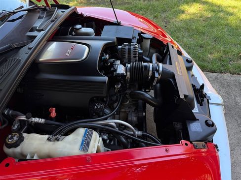 Used 2004 Chevrolet SSR w/ Preferred Equipment Group image 68