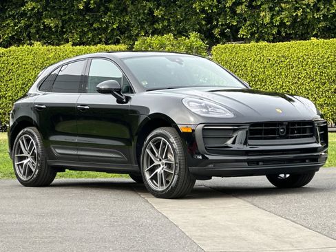 New 2026 Porsche Macan AWD/4WD image 10