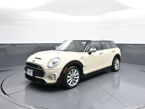 Used 2018 MINI Cooper Clubman S FWD image 1