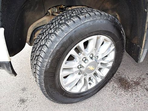 Used 2021 Chevrolet Silverado 2500 High Country w/ Z71 Off-Road Package image 12