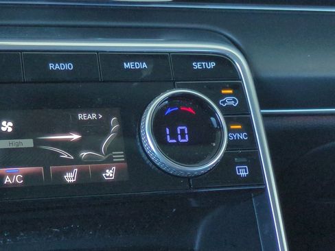 Used 2023 Genesis GV80 3.5T w/ Advanced Package AWD/4WD image 29