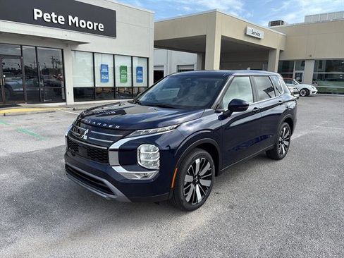 New 2026 Mitsubishi Outlander SE image 3