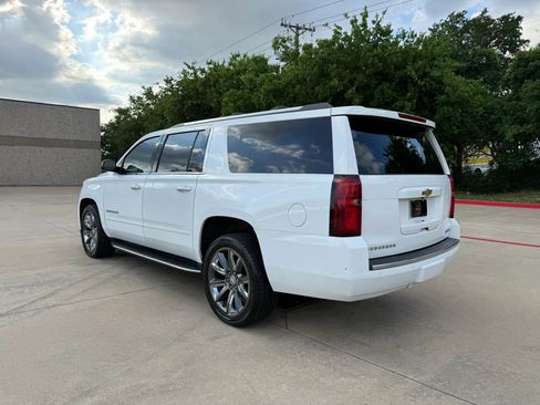 Used 2017 Chevrolet Suburban Premier RWD image 4