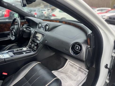 Used 2013 Jaguar XJ AWD image 21