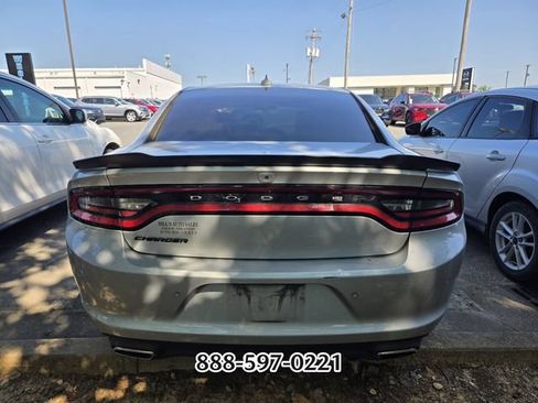 Used 2019 Dodge Charger SXT w/ Plus Group RWD image 5