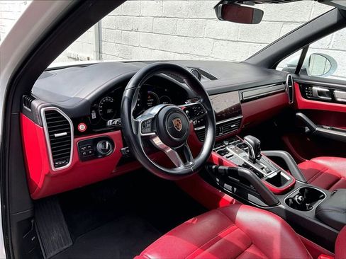 Certified 2023 Porsche Cayenne Platinum Edition AWD/4WD image 4