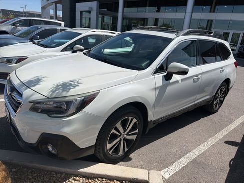 Used 2018 Subaru Outback 2.5i Limited AWD/4WD image 2
