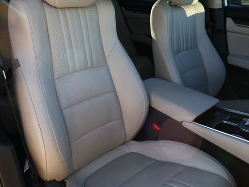 Used 2022 Honda Accord Touring image 17