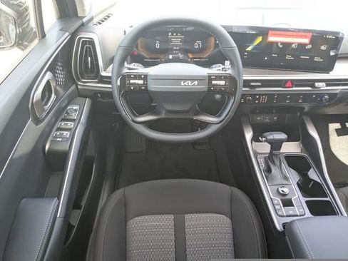 New 2026 Kia Sorento LX FWD image 14
