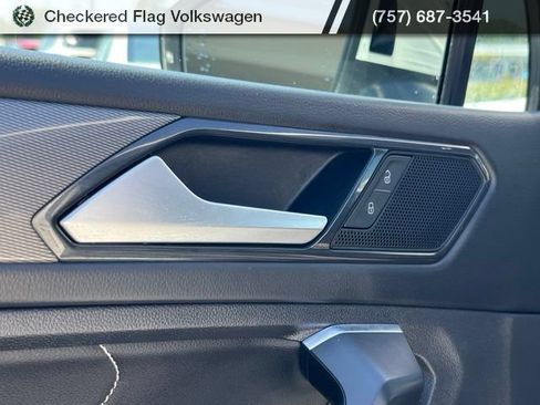 Used 2022 Volkswagen Tiguan SE FWD image 13