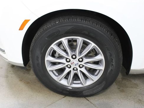 Used 2023 Buick Enclave Essence image 51