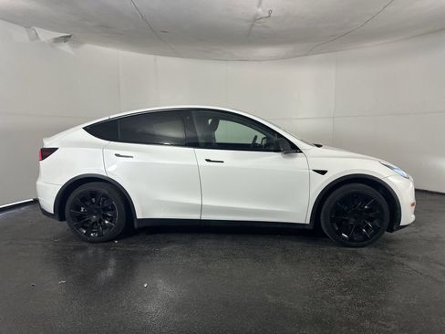 Used 2020 Tesla Model Y Long Range AWD/4WD image 5