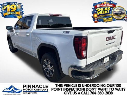 Used 2023 GMC Sierra 1500 SLE w/ X31 Off-Road Package AWD/4WD image 3