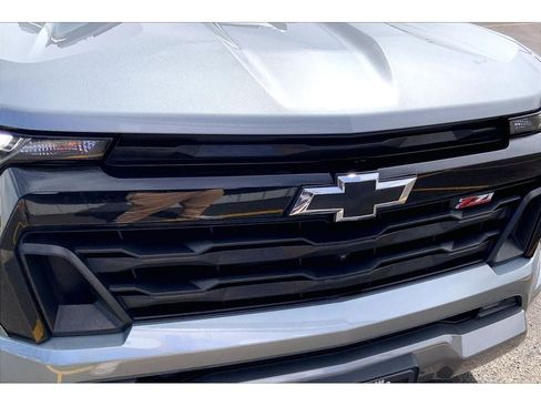 Used 2024 Chevrolet Colorado Z71 w/ Z71 Convenience Package 2 AWD/4WD image 31