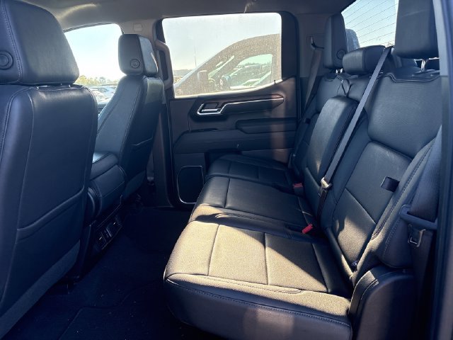 Used 2026 GMC Sierra 1500 SLT AWD/4WD image 9