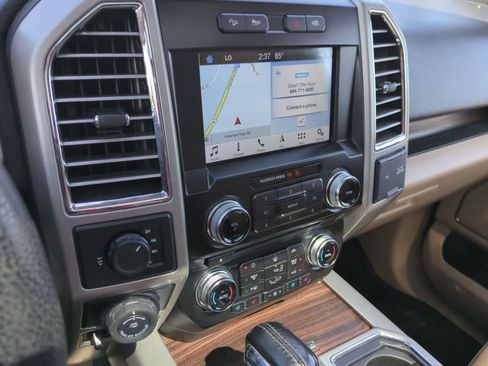 Used 2016 Ford F150 Lariat w/ Equipment Group 502A Luxury AWD/4WD image 29