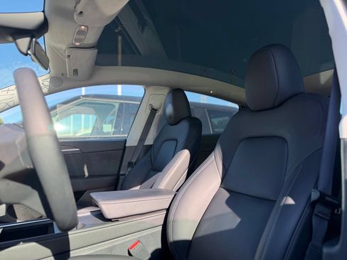 Used 2023 Tesla Model Y Long Range AWD/4WD image 9