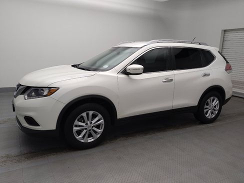Used 2014 Nissan Rogue SV image 2