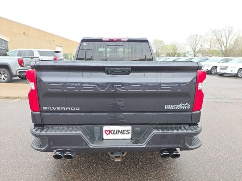 Used 2022 Chevrolet Silverado 1500 High Country w/ High Country Premium Package AWD/4WD image 6