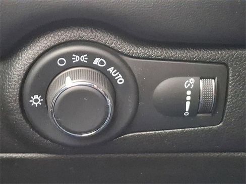 Used 2024 Dodge Durango GT image 23