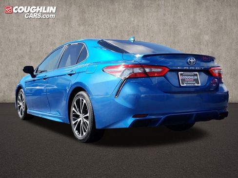 Used 2019 Toyota Camry SE w/ Convenience Package image 3