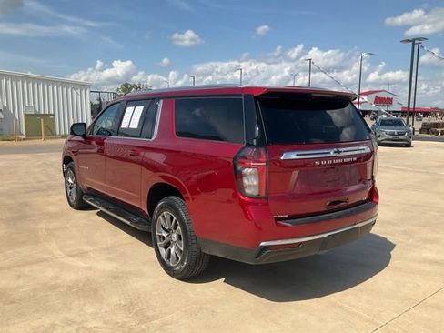 Used 2022 Chevrolet Suburban LT w/ Luxury Package AWD/4WD image 38