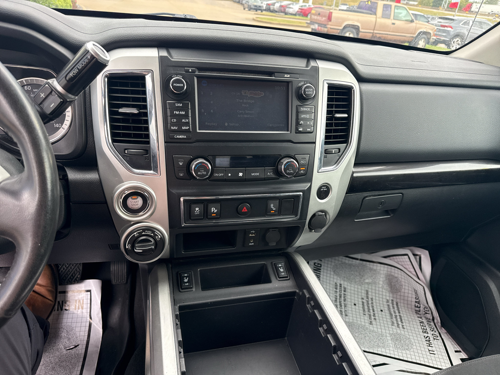 Used 2018 Nissan Titan SV w/ SV Convenience Package AWD/4WD image 15