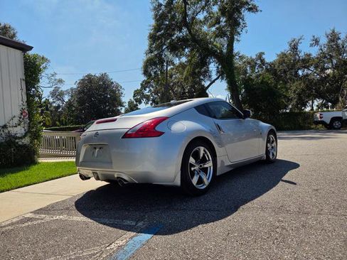 Used 2009 Nissan 370Z Touring image 7