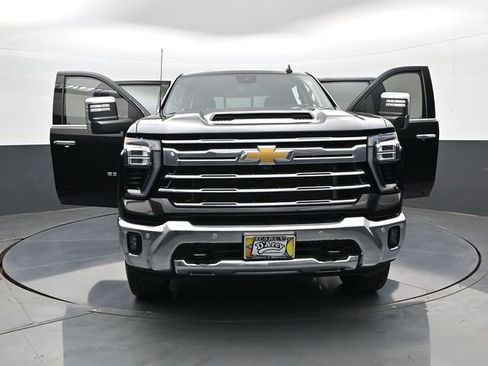 Used 2024 Chevrolet Silverado 2500 LTZ w/ LTZ Convenience Package AWD/4WD image 31