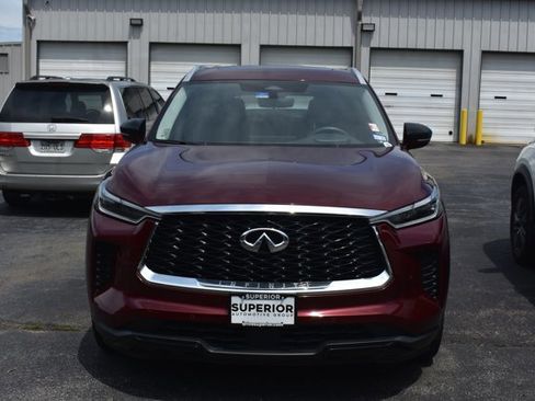 Used 2023 INFINITI QX60 Luxe w/ Vision Package FWD image 2