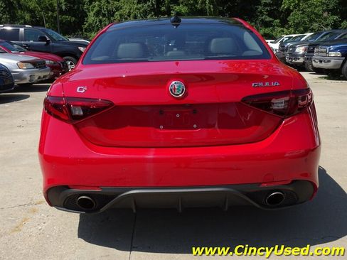 Used 2017 Alfa Romeo Giulia AWD image 7
