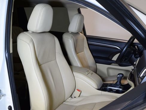 Used 2015 Toyota Highlander Limited AWD/4WD image 34