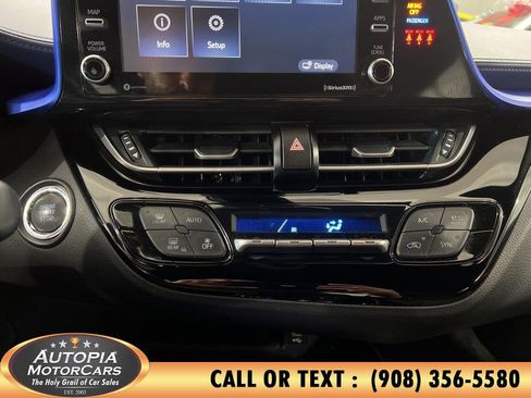 Used 2021 Toyota C-HR XLE image 29