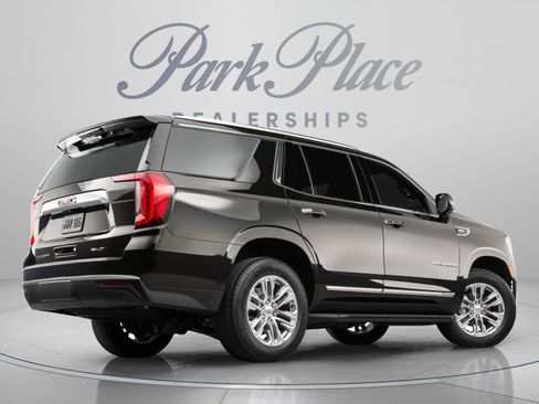 Used 2022 GMC Yukon SLT w/ SLT Premium Package AWD/4WD image 5