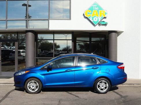 Used 2018 Ford Fiesta SE image 7