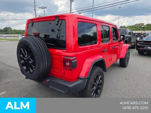 Used 2025 Jeep Wrangler Unlimited Sahara w/ Safety Group AWD/4WD image 14