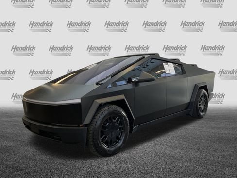 Used 2024 Tesla Cybertruck AWD Crew Cab image 6