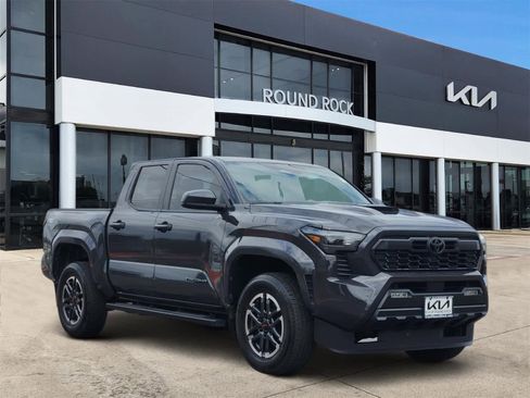 Used 2024 Toyota Tacoma TRD Sport image 3