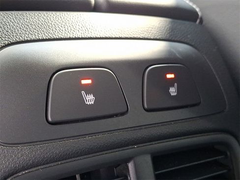 Used 2023 Buick Envision Avenir image 11