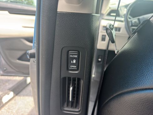 Used 2025 Honda Odyssey Elite image 19