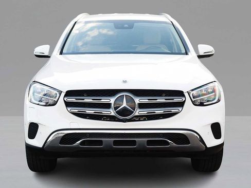 Used 2022 Mercedes-Benz GLC 300 4MATIC image 2