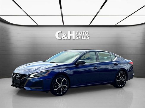 Used 2024 Nissan Altima 2.5 SR FWD image 1