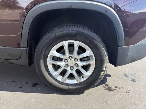 Used 2021 Chevrolet Traverse LT FWD image 9