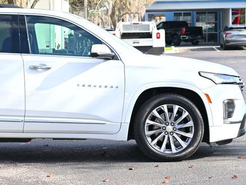 Used 2023 Chevrolet Traverse Premier image 6