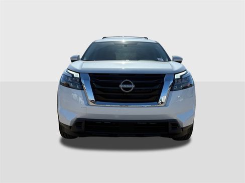 New 2025 Nissan Pathfinder SV image 8